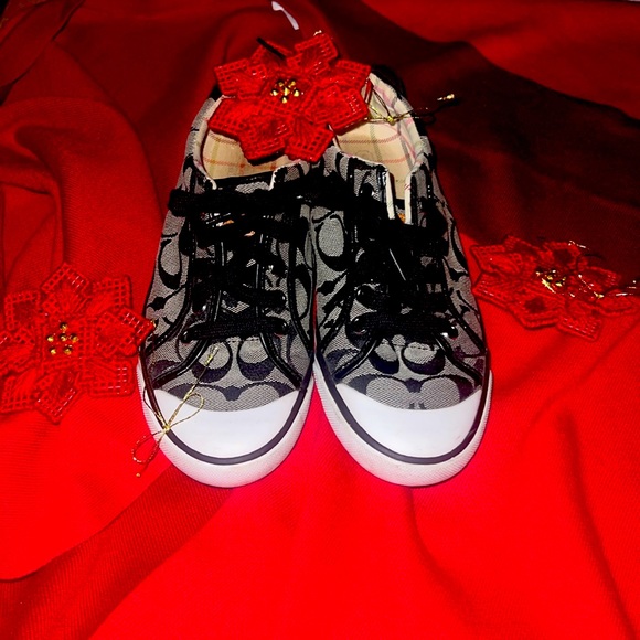 COACH Barrett Sneakers; size6 - Picture 2 of 7